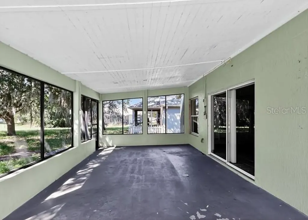 2016 Newtown Road Groveland FL 34736