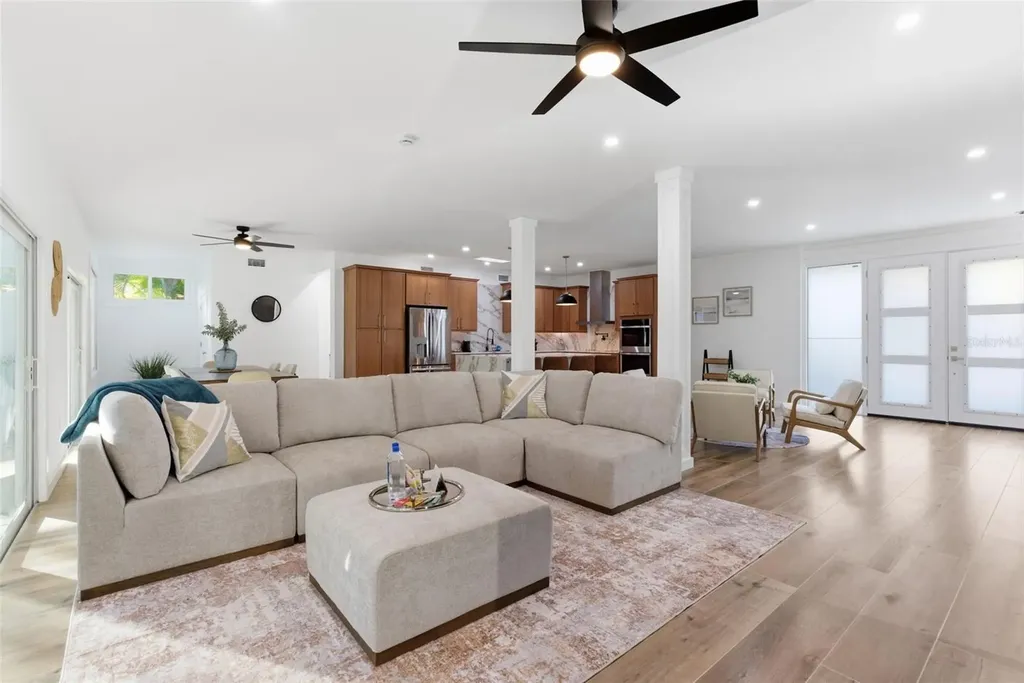 4879 Commonwealth Drive Sarasota FL 34242