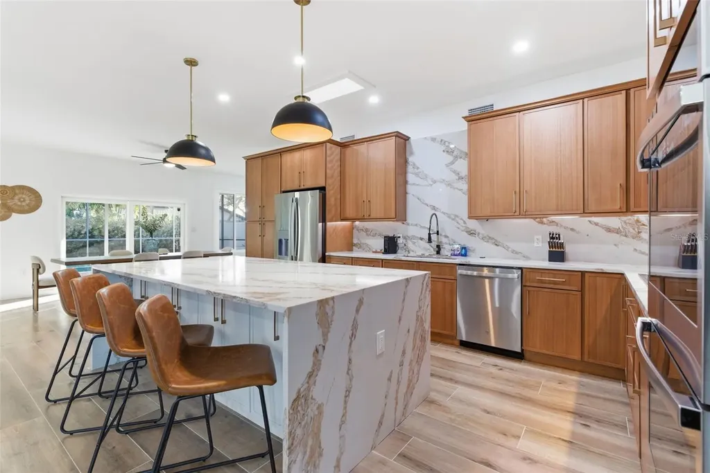 4879 Commonwealth Drive Sarasota FL 34242