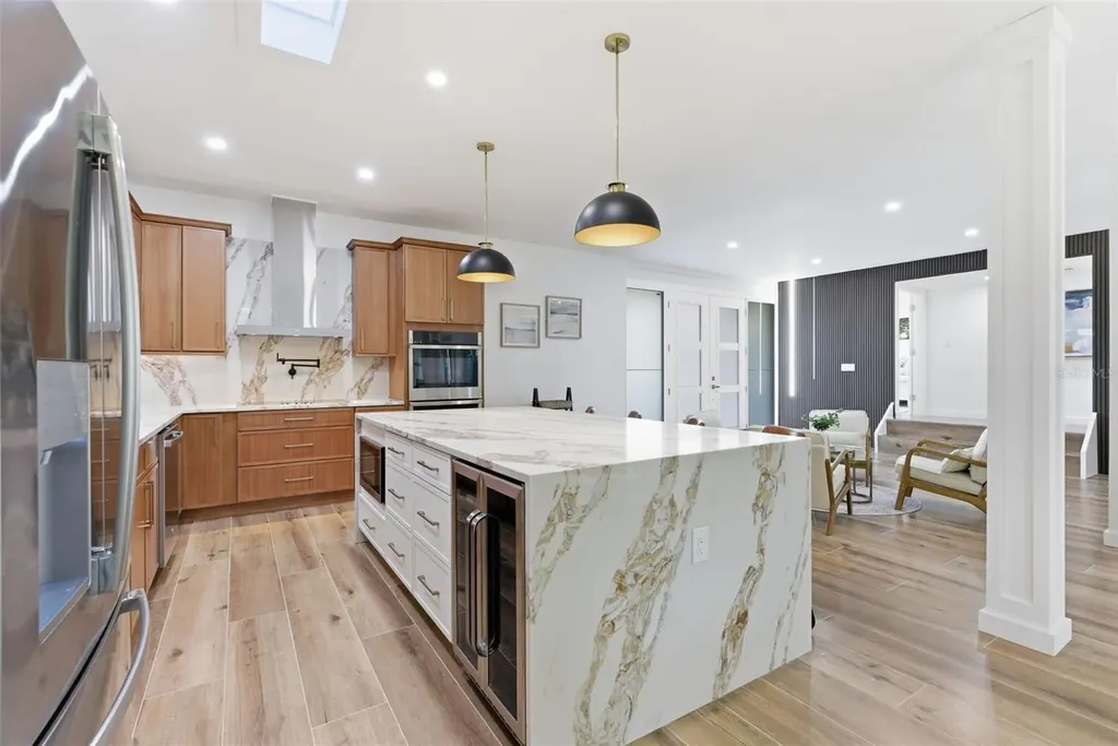 4879 Commonwealth Drive Sarasota FL 34242