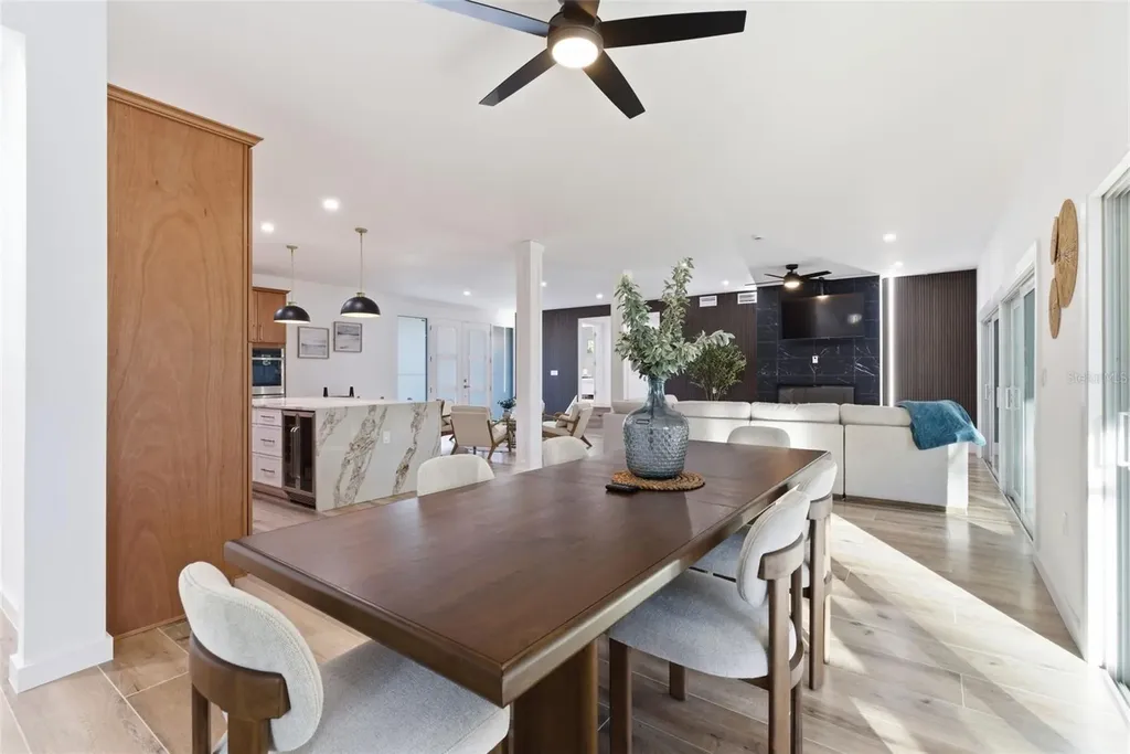 4879 Commonwealth Drive Sarasota FL 34242