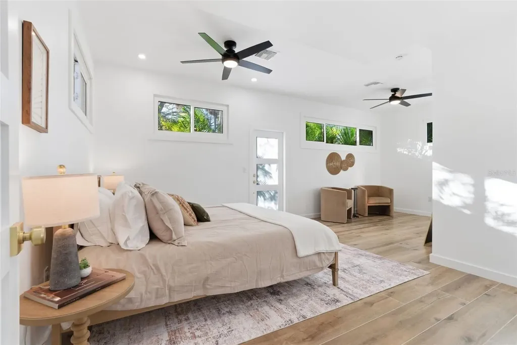 4879 Commonwealth Drive Sarasota FL 34242