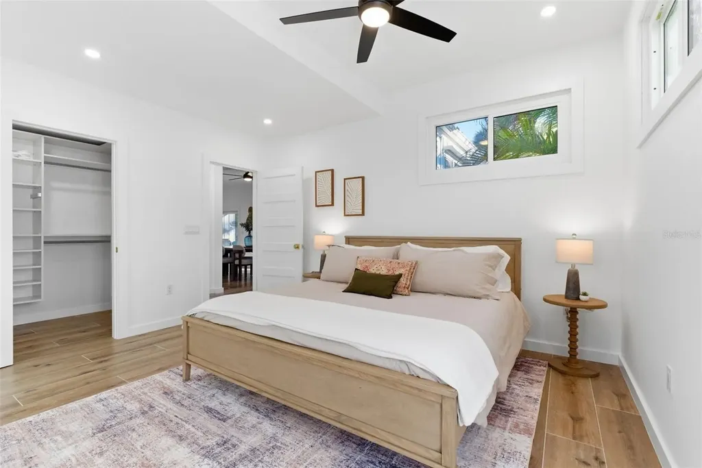 4879 Commonwealth Drive Sarasota FL 34242