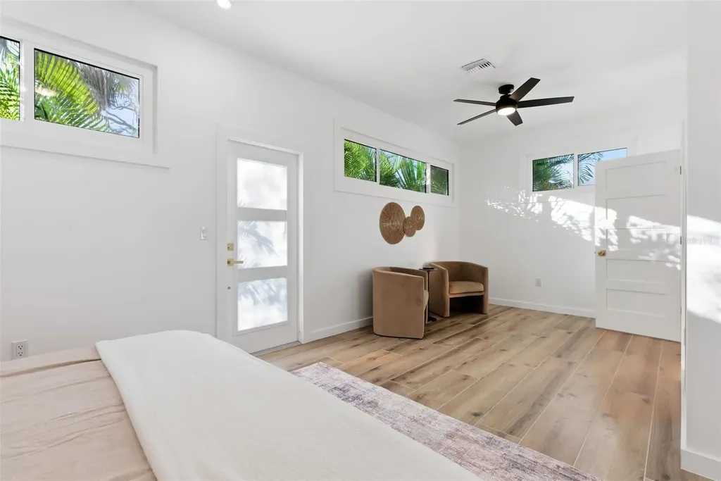 4879 Commonwealth Drive Sarasota FL 34242