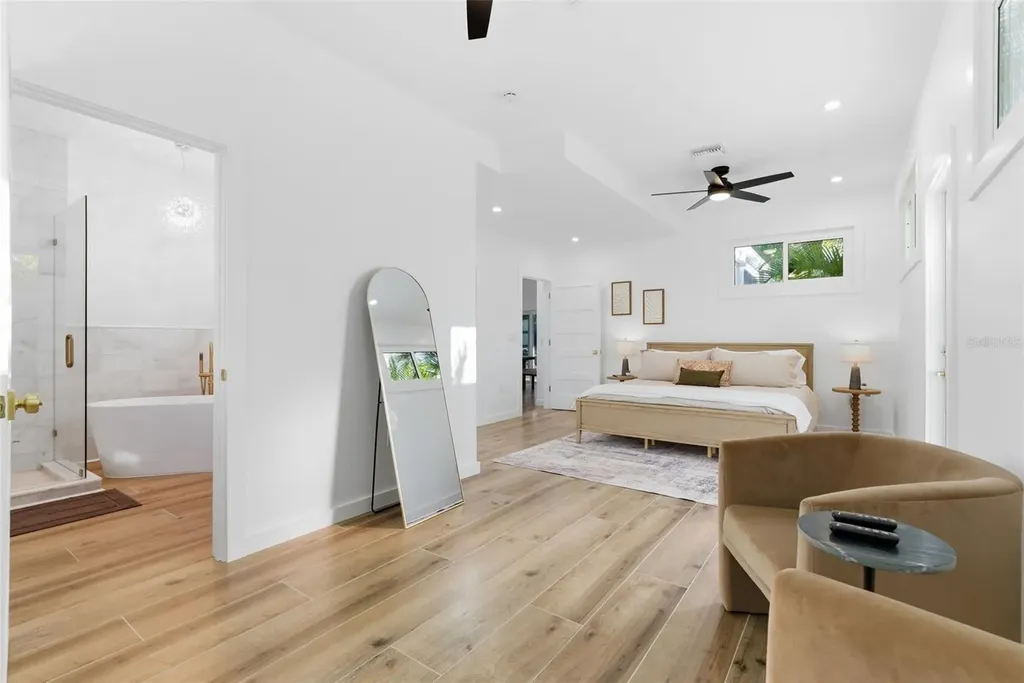 4879 Commonwealth Drive Sarasota FL 34242