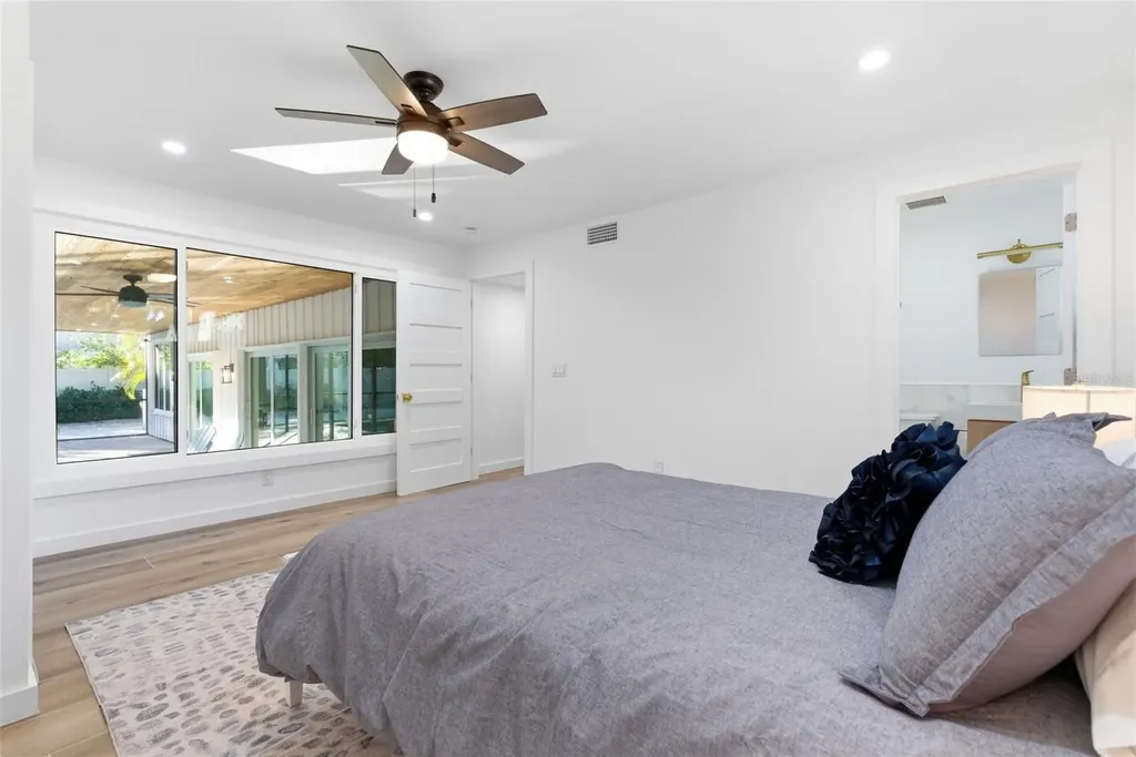 4879 Commonwealth Drive Sarasota FL 34242
