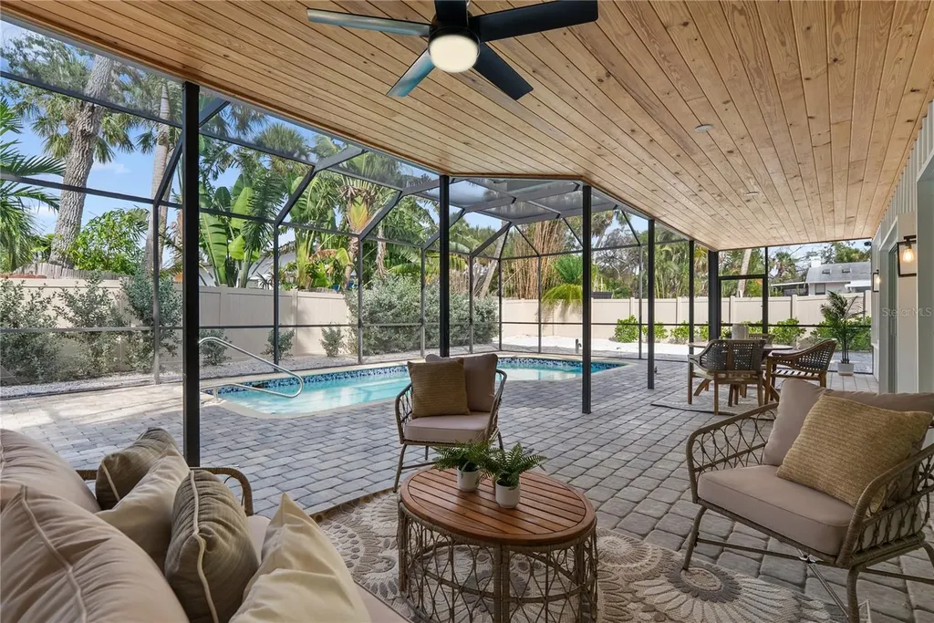 4879 Commonwealth Drive Sarasota FL 34242