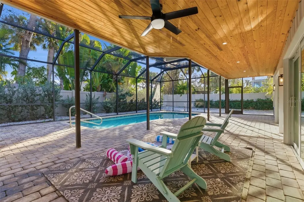 4879 Commonwealth Drive Sarasota FL 34242