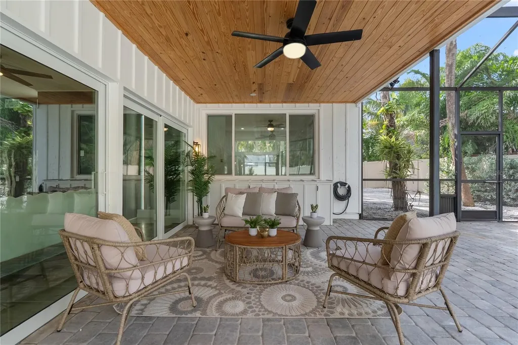 4879 Commonwealth Drive Sarasota FL 34242