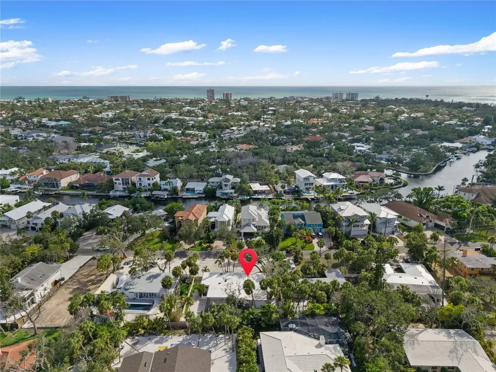 4879 Commonwealth Drive Sarasota FL 34242