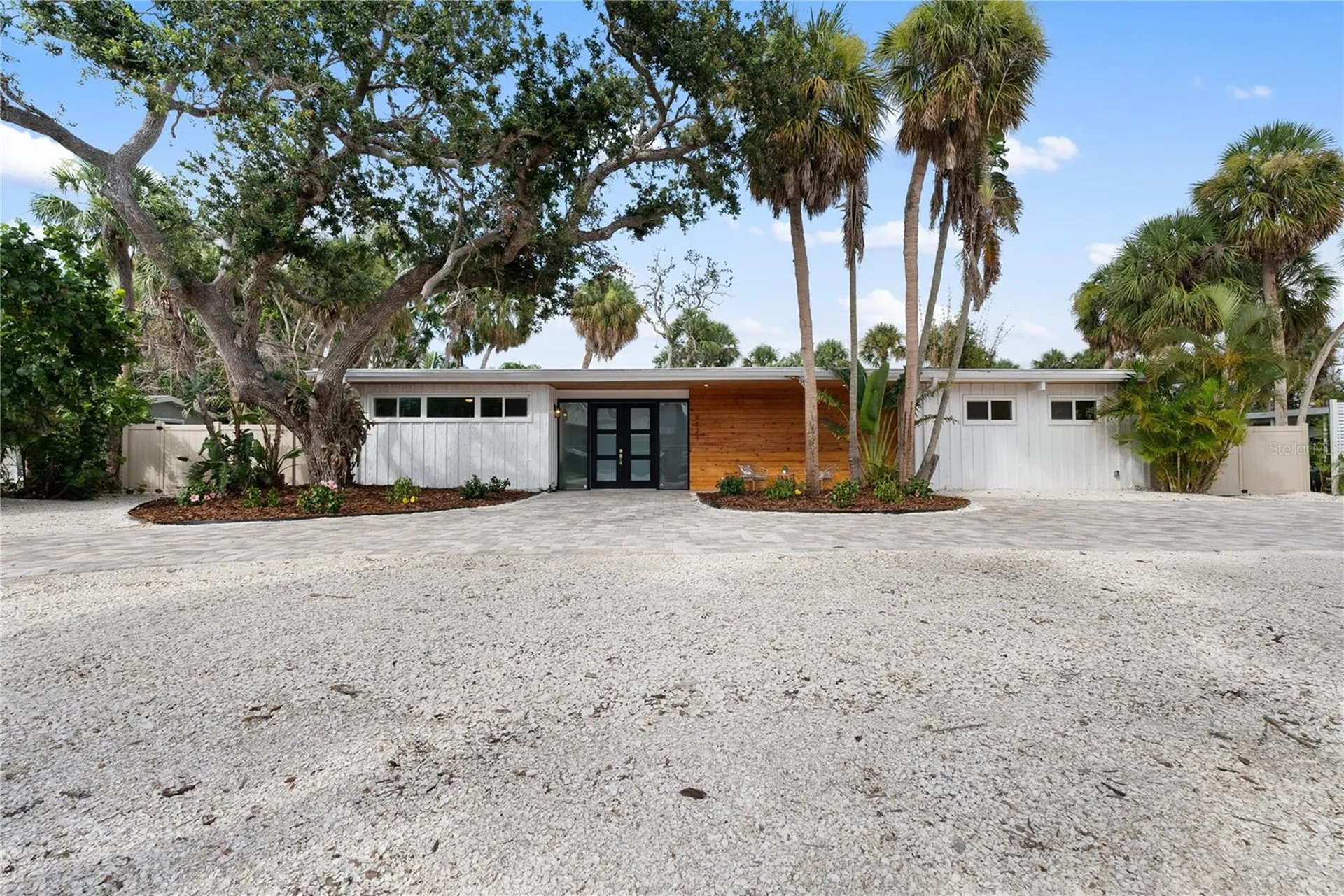 4879 Commonwealth Drive Sarasota FL 34242