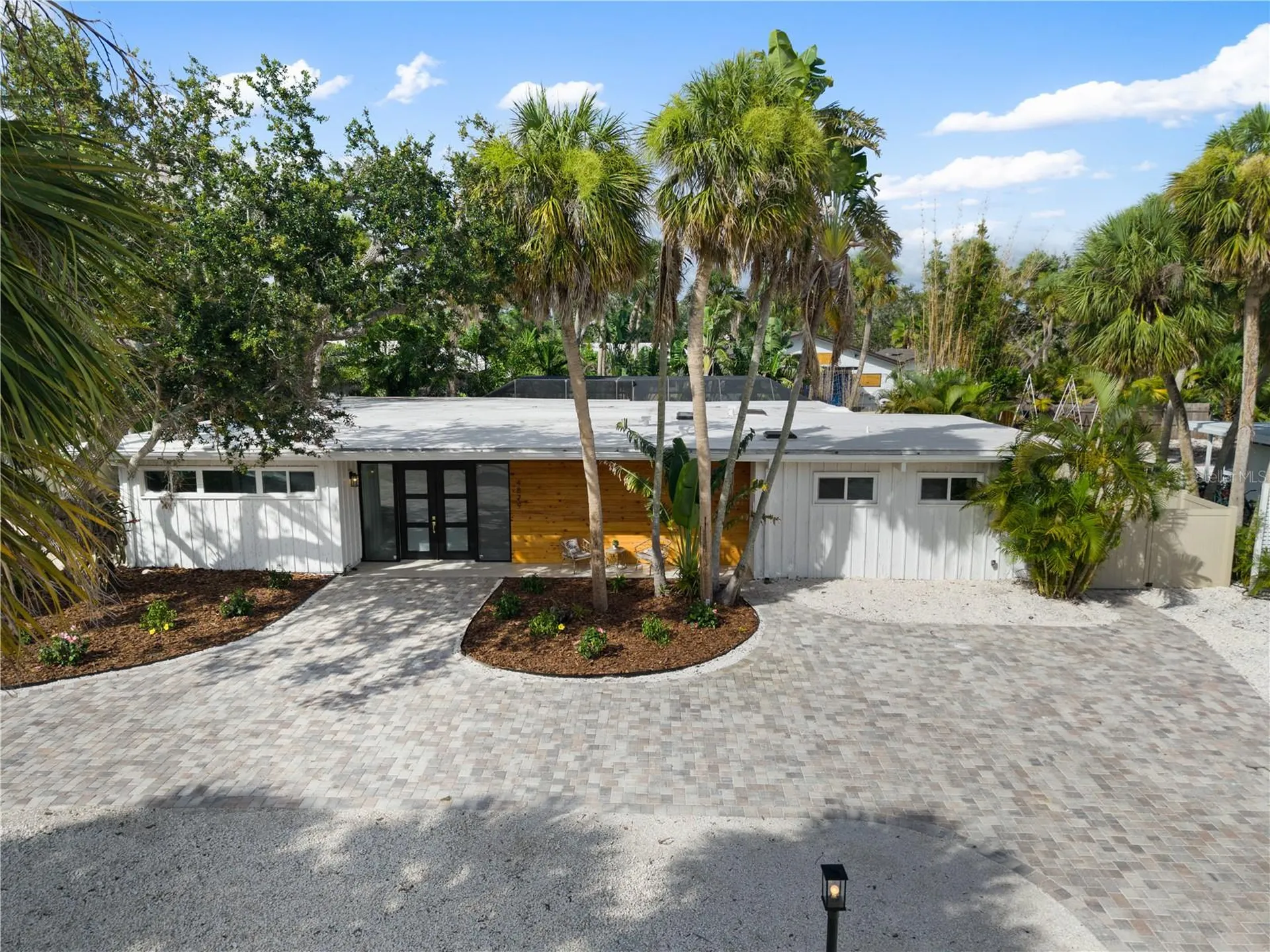 4879 Commonwealth Drive Sarasota FL 34242