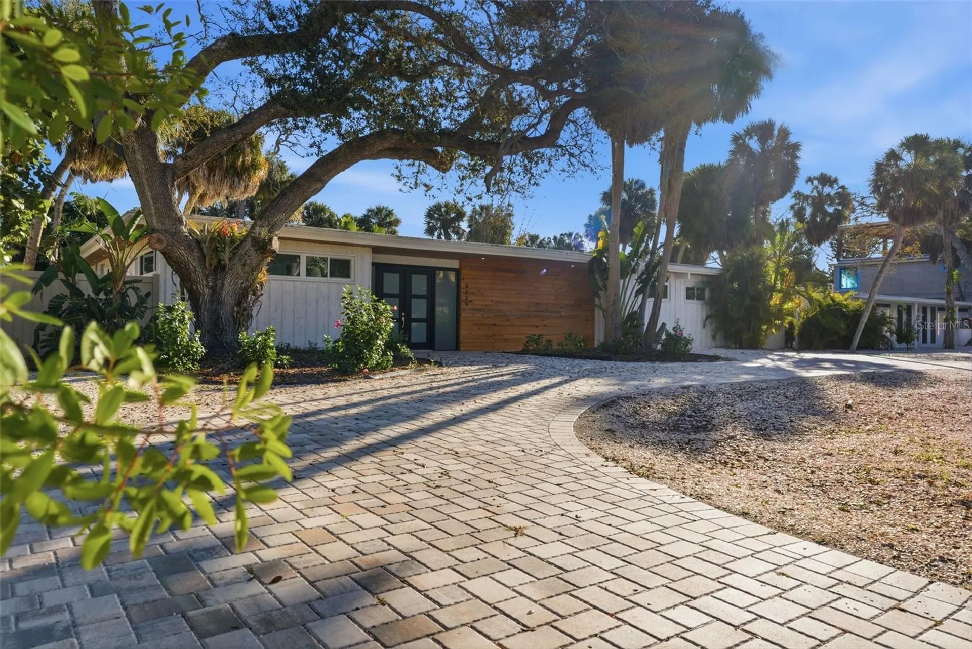 4879 Commonwealth Drive Sarasota FL 34242