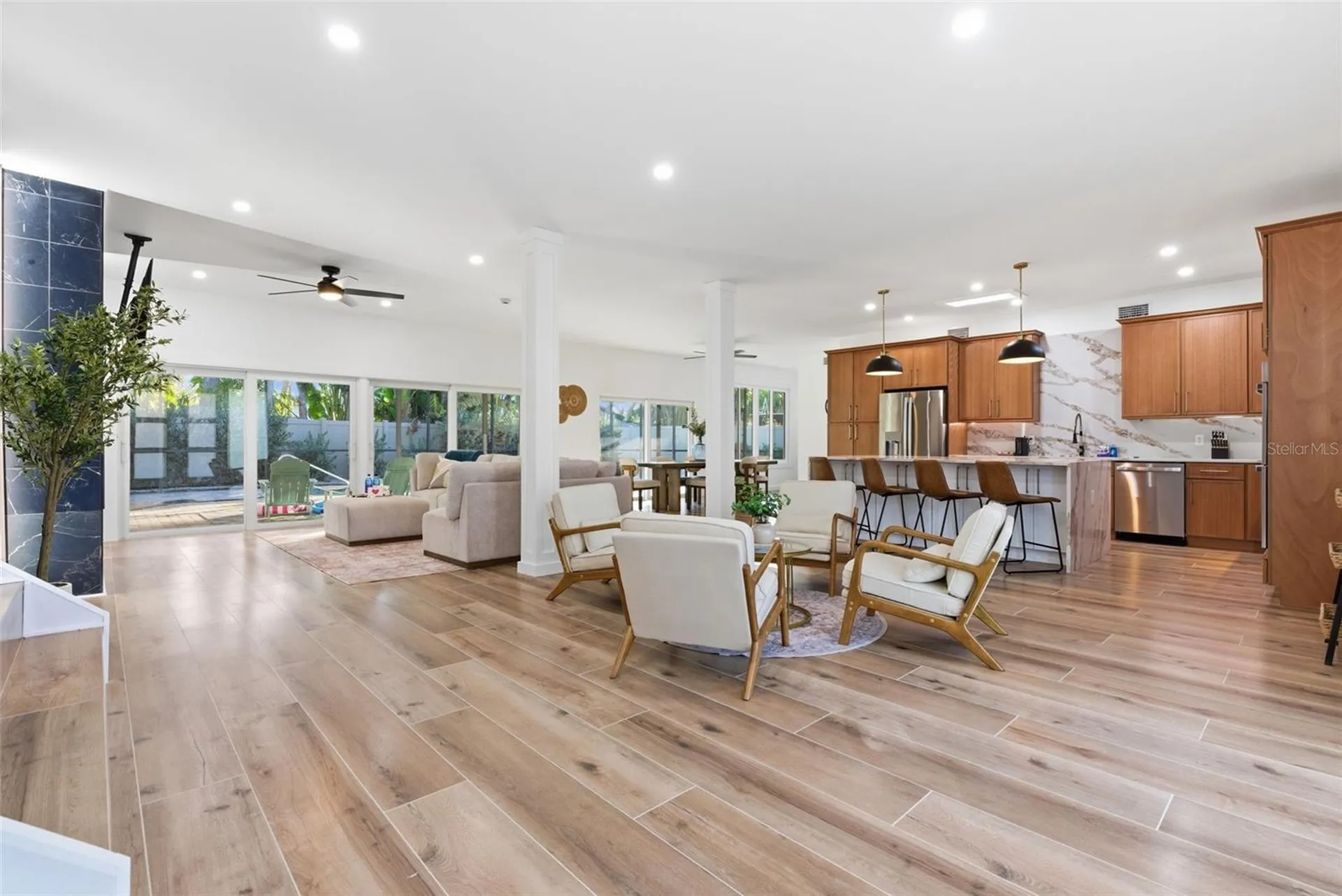 4879 Commonwealth Drive Sarasota FL 34242