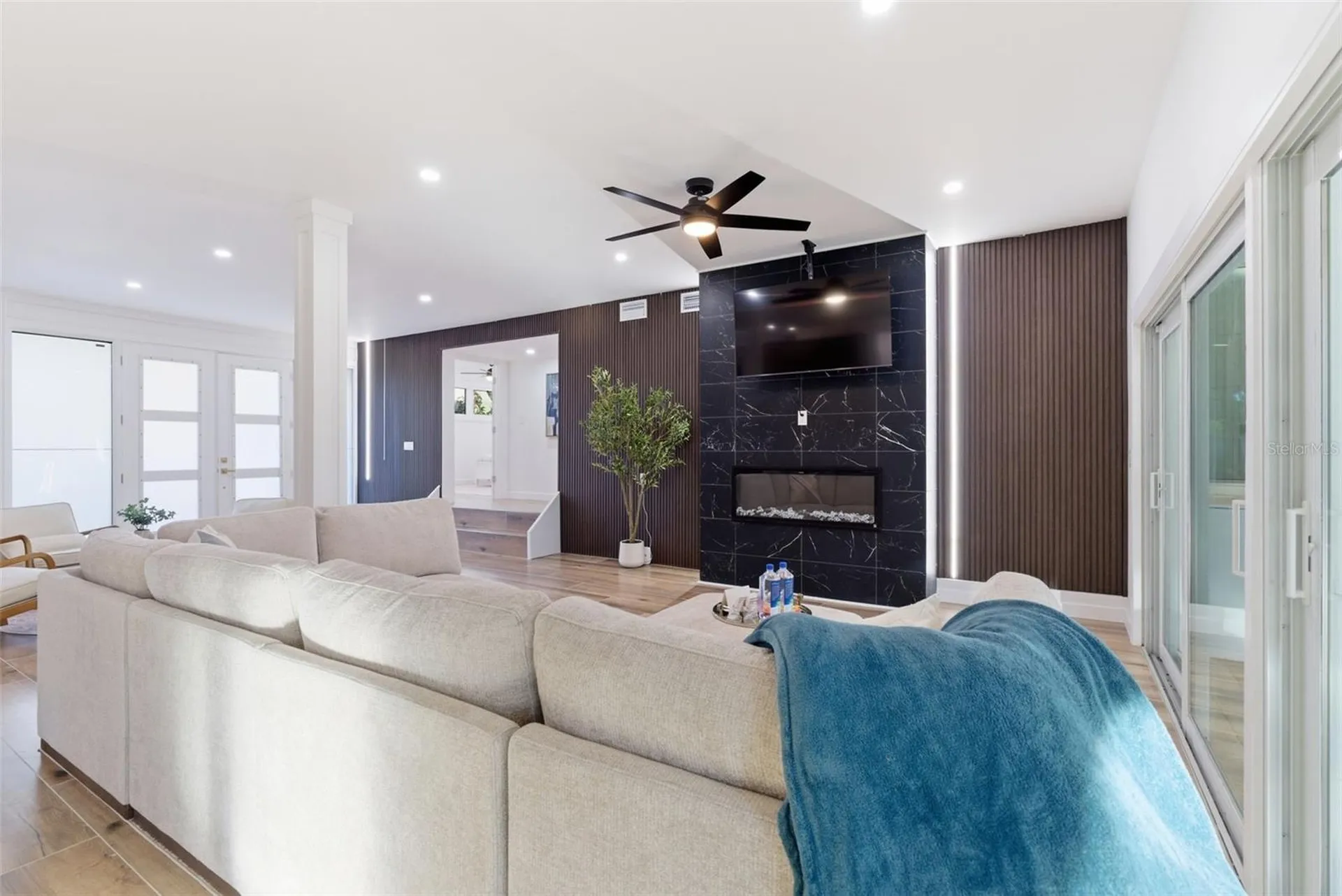 4879 Commonwealth Drive Sarasota FL 34242