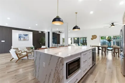 4879 Commonwealth Drive Sarasota FL 34242