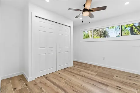 4879 Commonwealth Drive Sarasota FL 34242