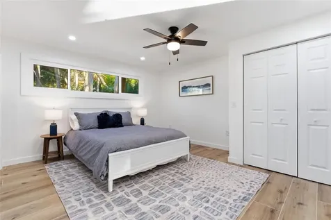 4879 Commonwealth Drive Sarasota FL 34242