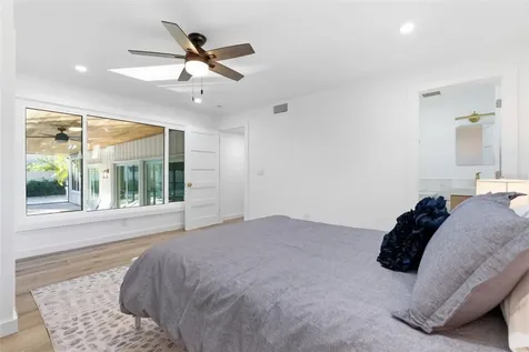 4879 Commonwealth Drive Sarasota FL 34242