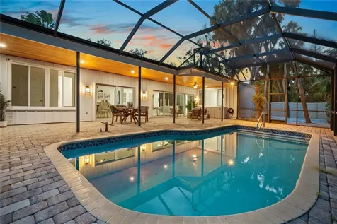 4879 Commonwealth Drive Sarasota FL 34242