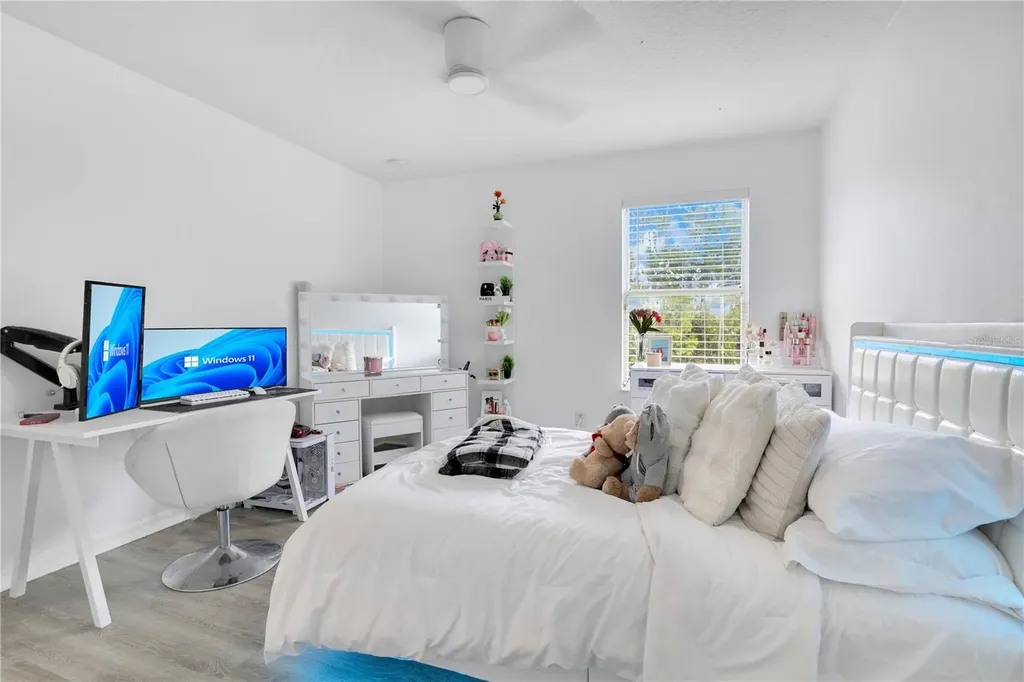 5047 Adair Oak Drive Orlando FL 32829