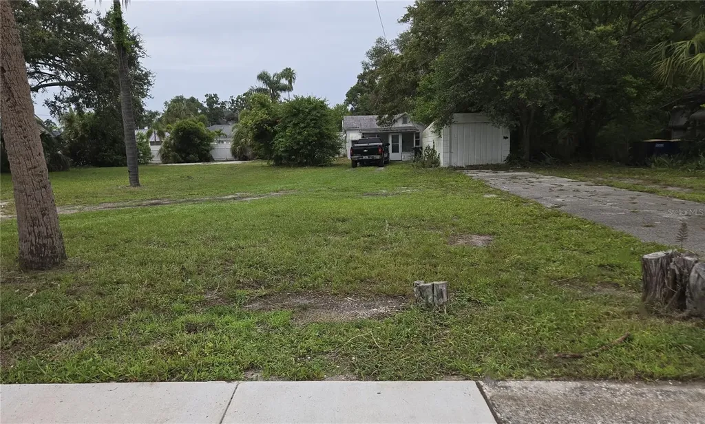 512 Woodlawn Street Clearwater FL 33756