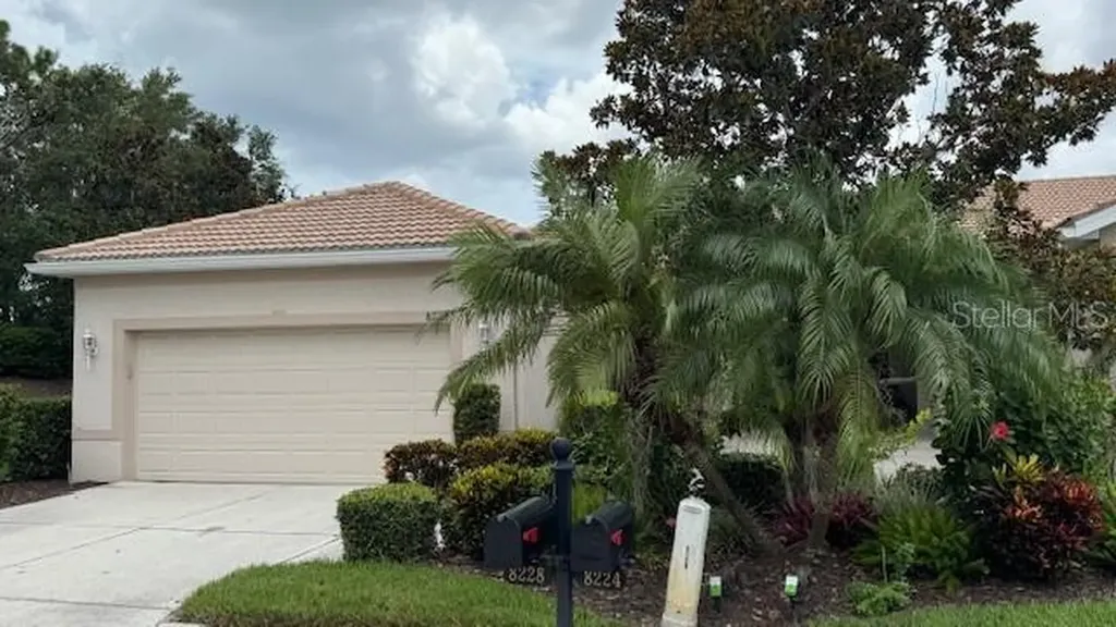 8228 Simpson Falls Court Sarasota FL 34243