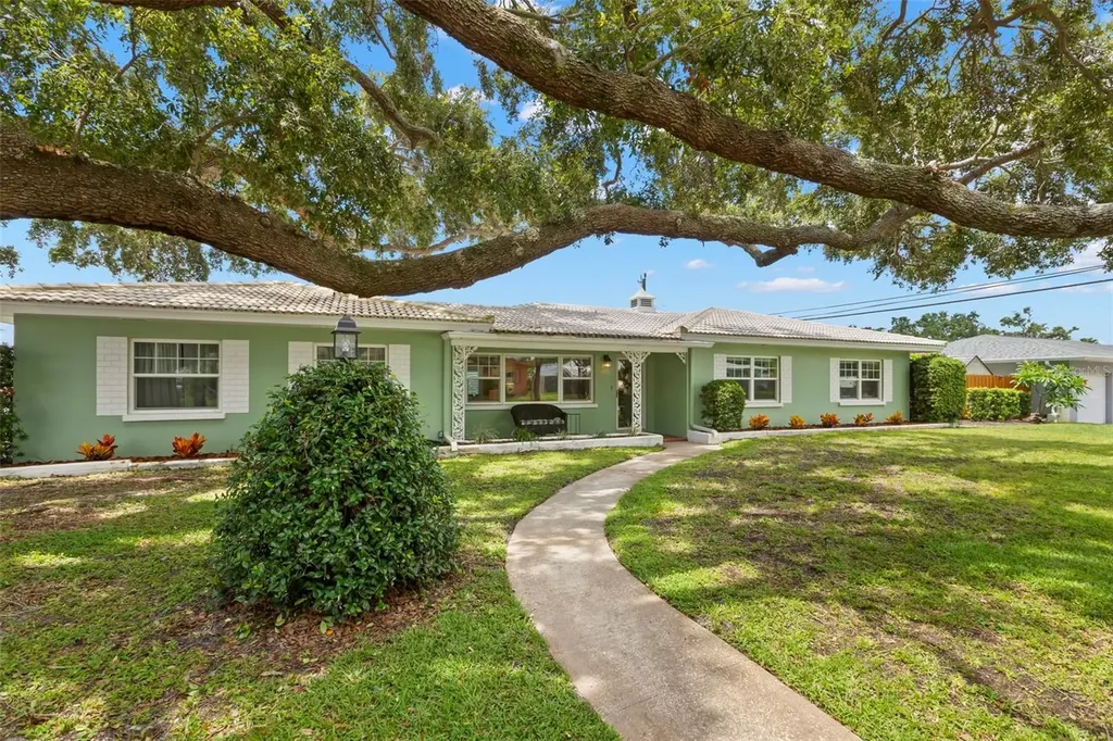 2077 Magnolia Drive Clearwater FL 33764