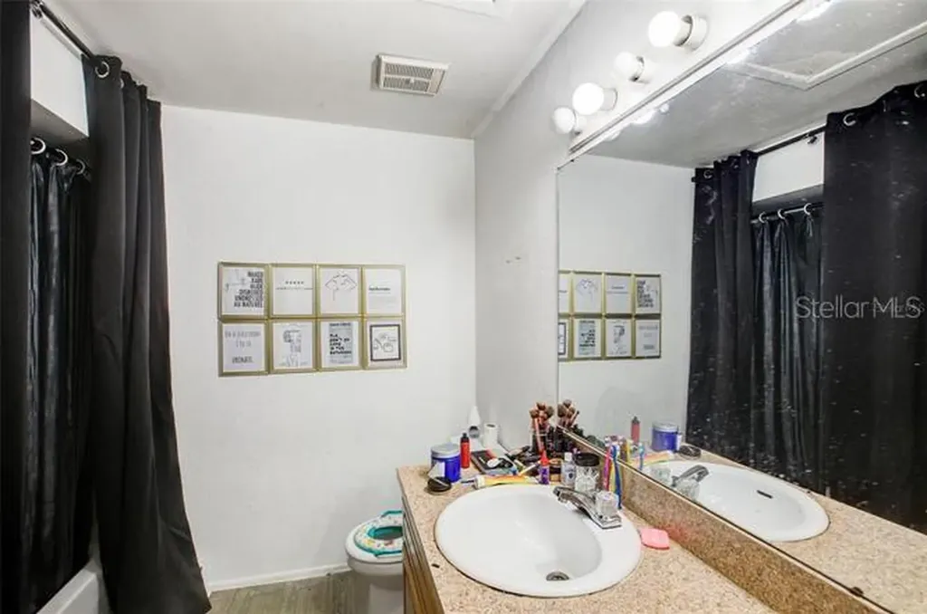 1956 Lake Atriums Circle Orlando FL 32839