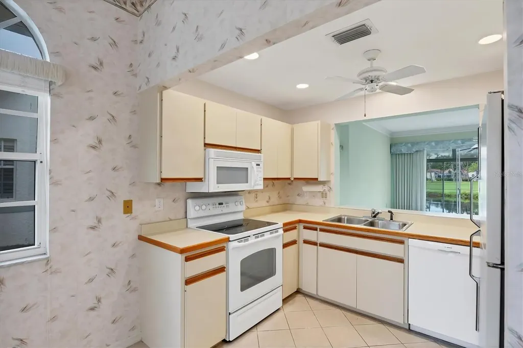 5662 Long Common Circle Sarasota FL 34235