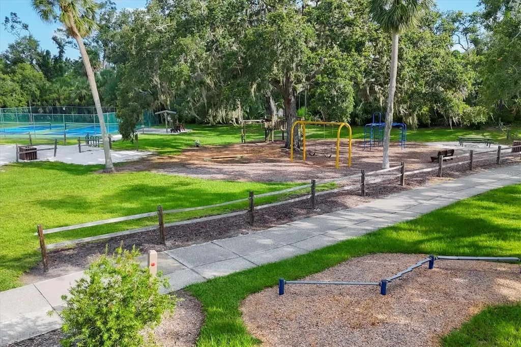 5662 Long Common Circle Sarasota FL 34235