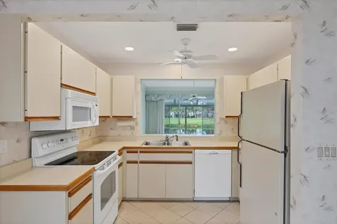 5662 Long Common Circle Sarasota FL 34235