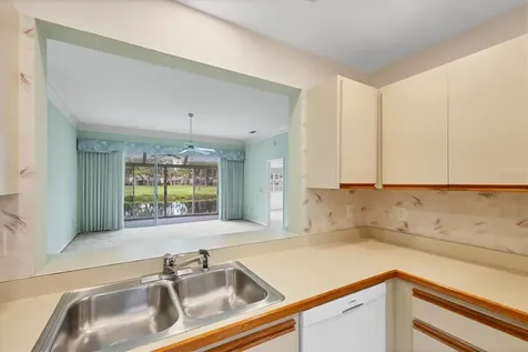 5662 Long Common Circle Sarasota FL 34235