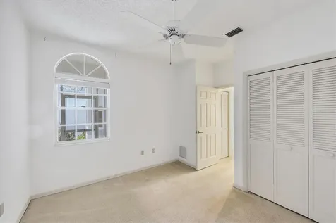 5662 Long Common Circle Sarasota FL 34235