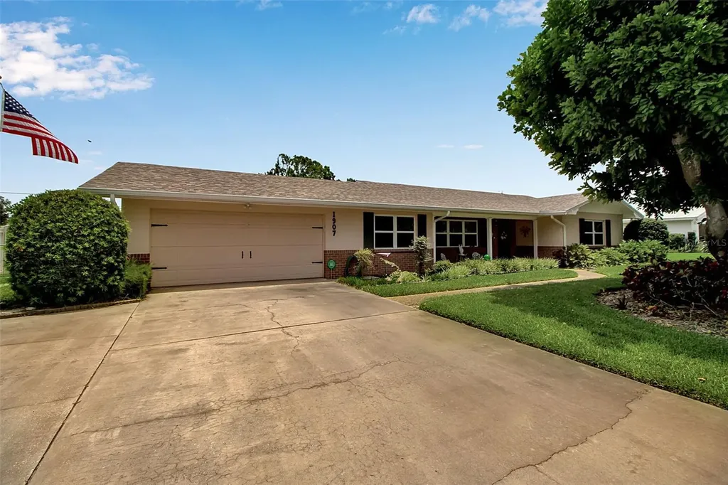 1907 76th St NW Bradenton FL 34209