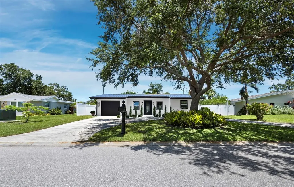 3439 Fair Oaks Place Sarasota FL 34239