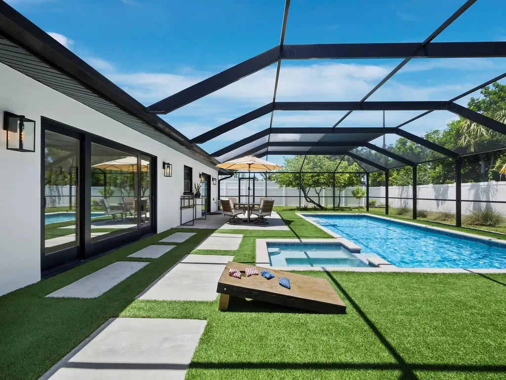 3439 Fair Oaks Place Sarasota FL 34239