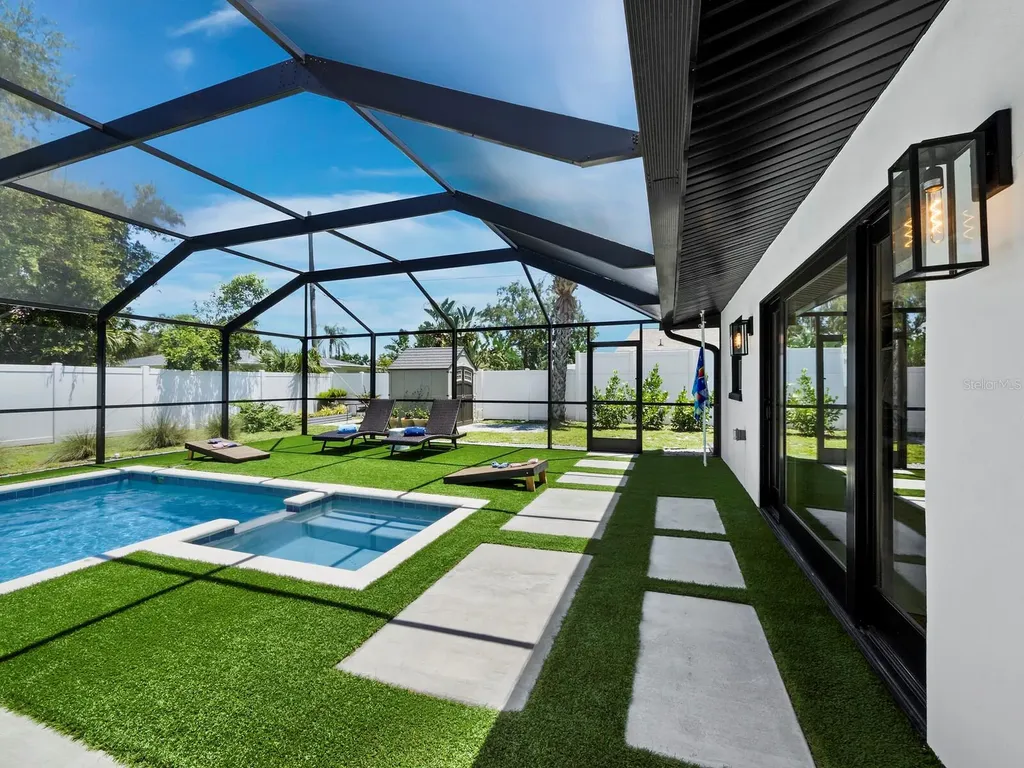 3439 Fair Oaks Place Sarasota FL 34239