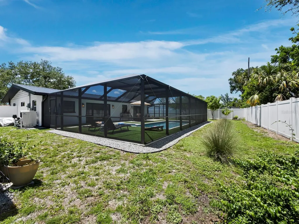 3439 Fair Oaks Place Sarasota FL 34239