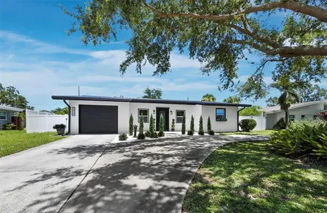 3439 Fair Oaks Place Sarasota FL 34239