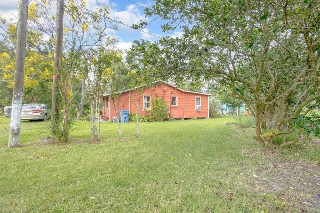 1 Smith Court Deland FL 32724