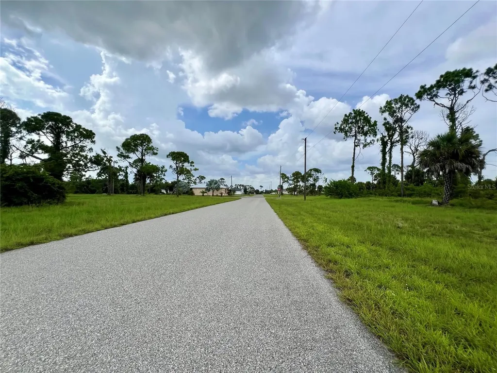 28 Mate Circle Placida FL 33946