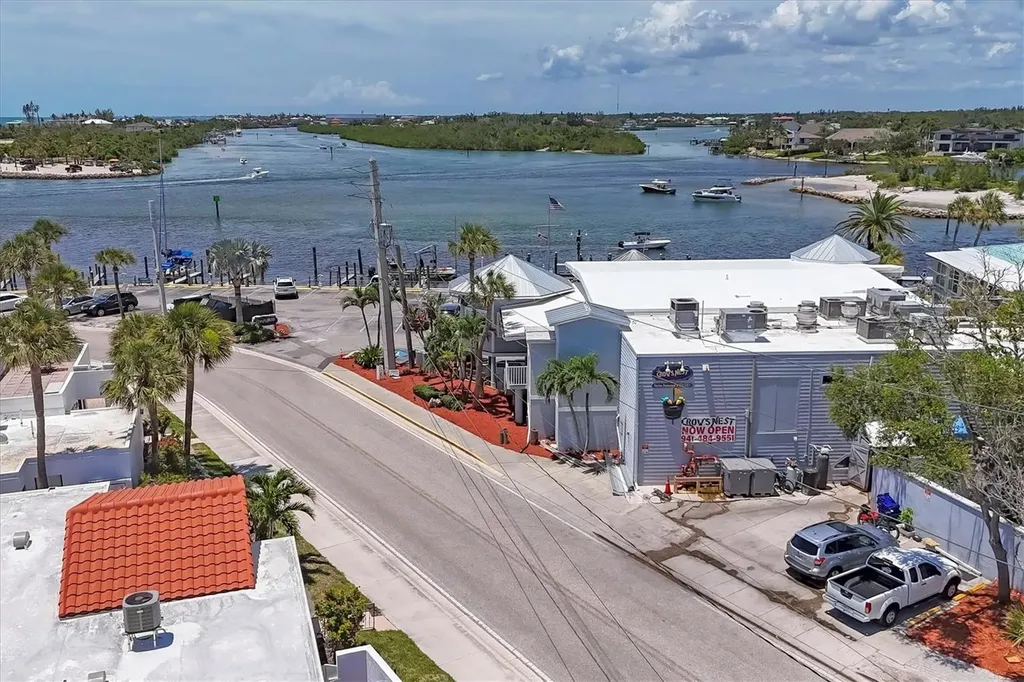 840 The Esplanade N Venice FL 34285