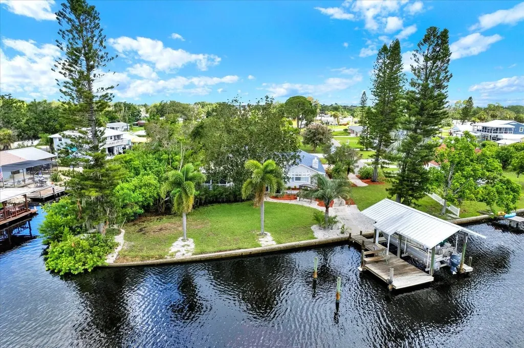102 W North Branch Road Ruskin FL 33570