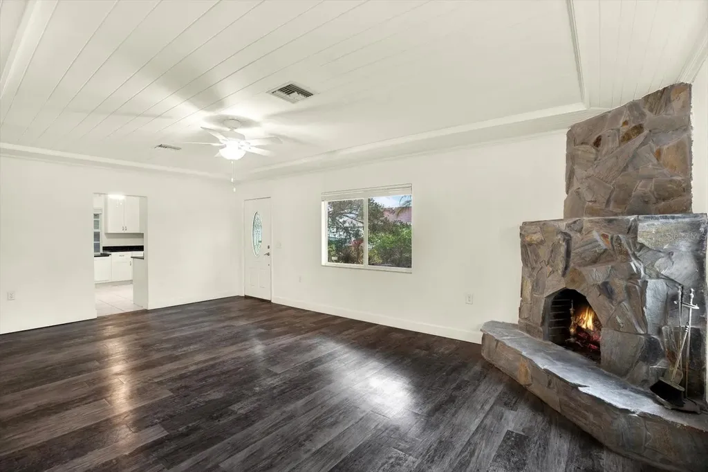 102 W North Branch Road Ruskin FL 33570