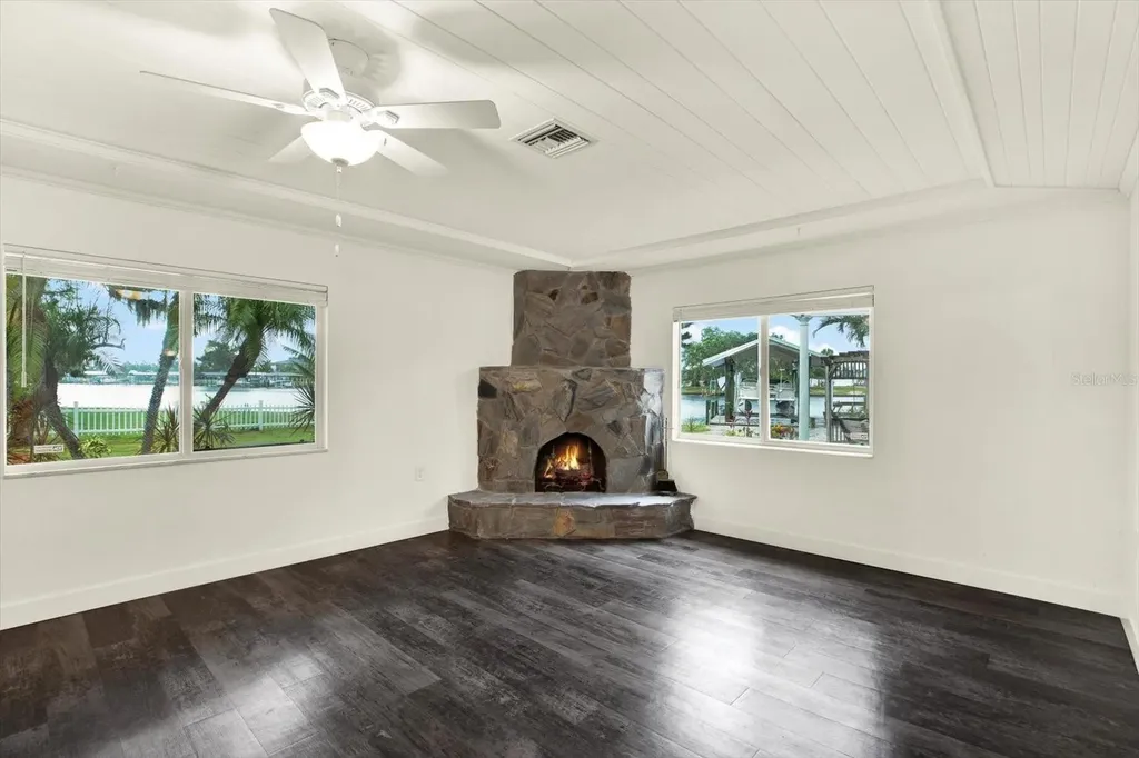 102 W North Branch Road Ruskin FL 33570