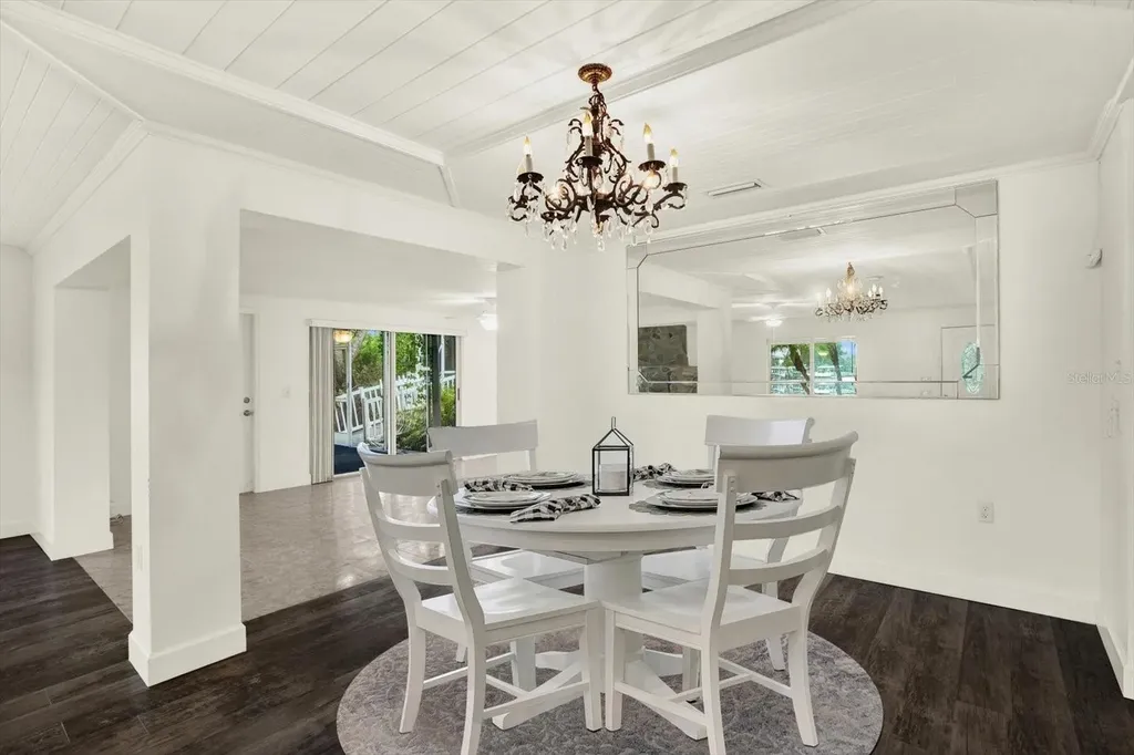 102 W North Branch Road Ruskin FL 33570