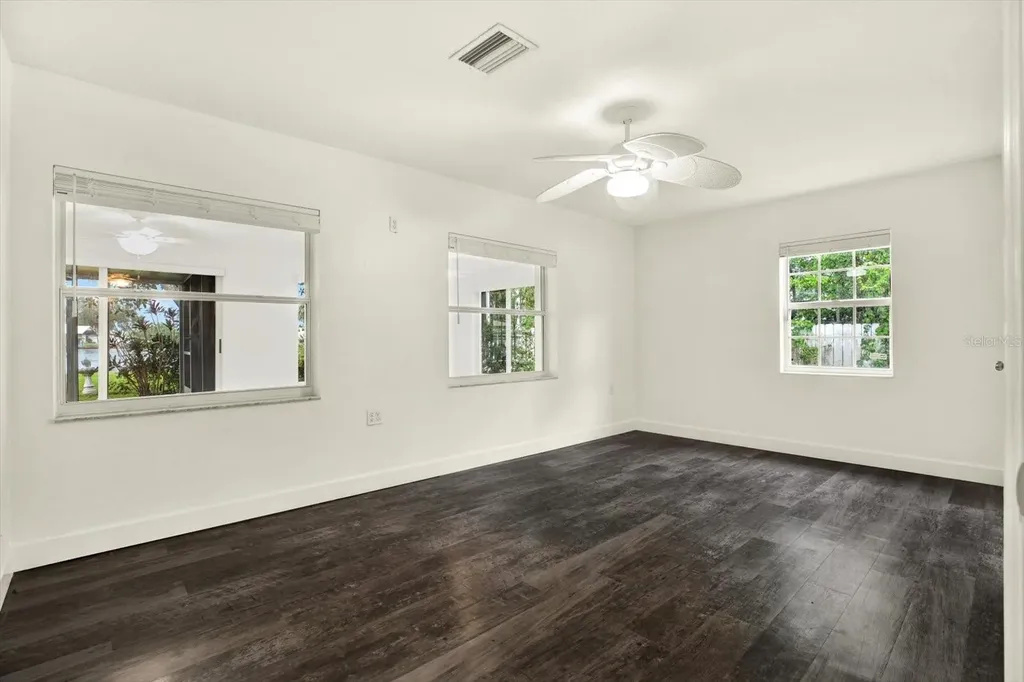 102 W North Branch Road Ruskin FL 33570