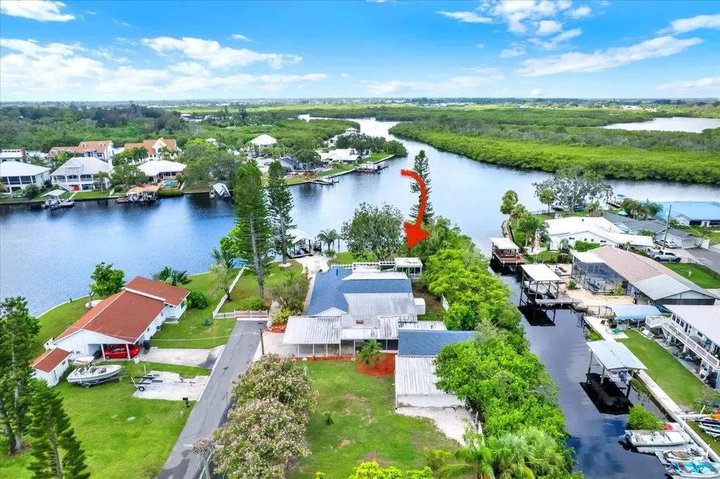 102 W North Branch Road Ruskin FL 33570