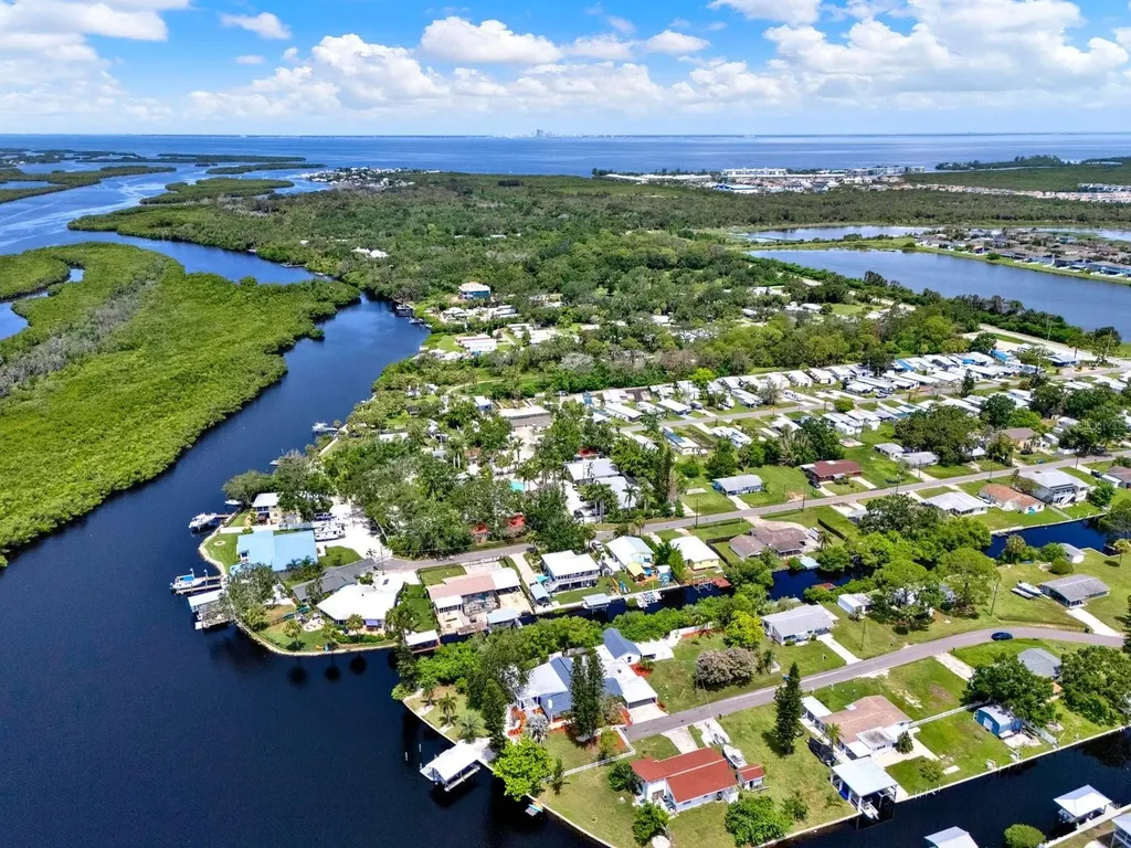 102 W North Branch Road Ruskin FL 33570